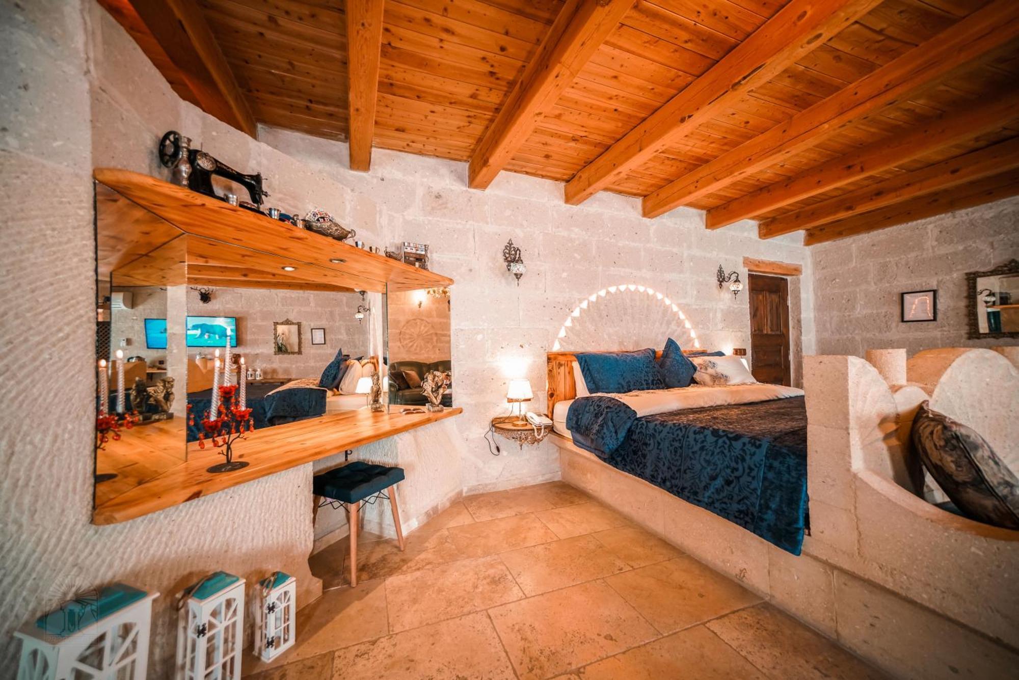 Zeus Cave 3*